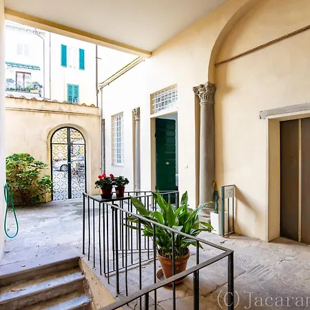 Apartment La Casina Di T And L - Loft A Lucca